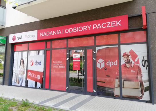 Fasada punktu DPD Pickup: nadania i odbiory paczek.